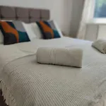Piping Green 5 Bedroom House