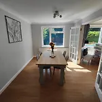 Piping Green 5 Bedroom House