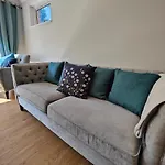 Piping Green 5 Bedroom House
