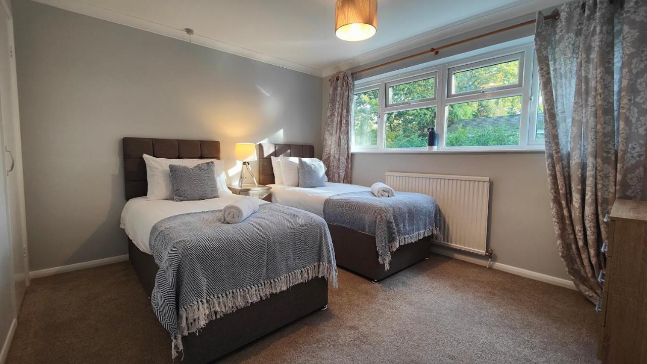 Piping 5 Bedroom House Holiday home *