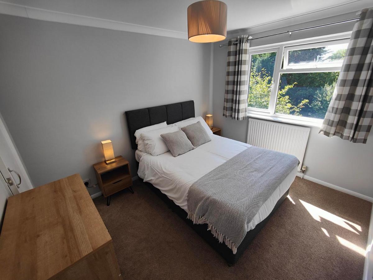 Piping 5 Bedroom House Holiday home *
