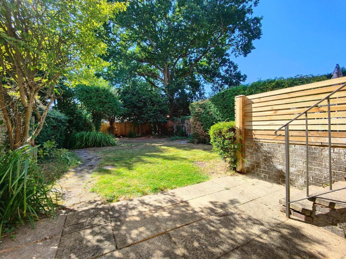 Piping 5 Bedroom House Holiday home Winchester