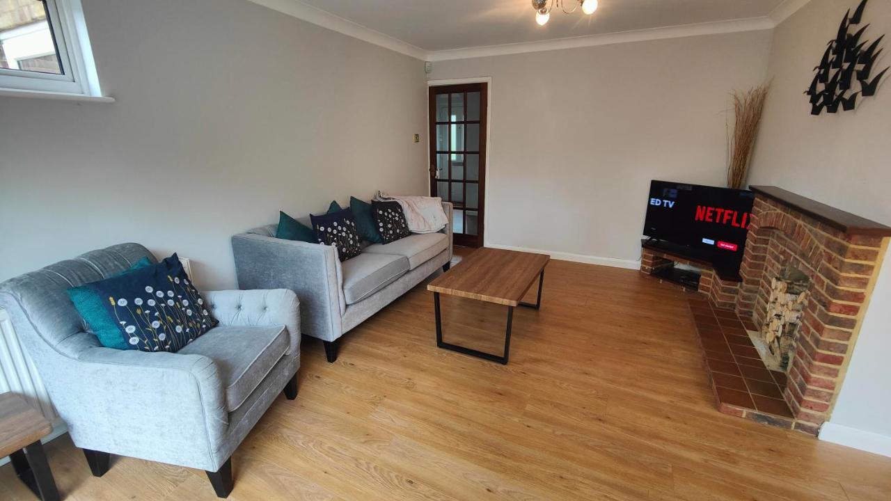 Piping 5 Bedroom House * Winchester