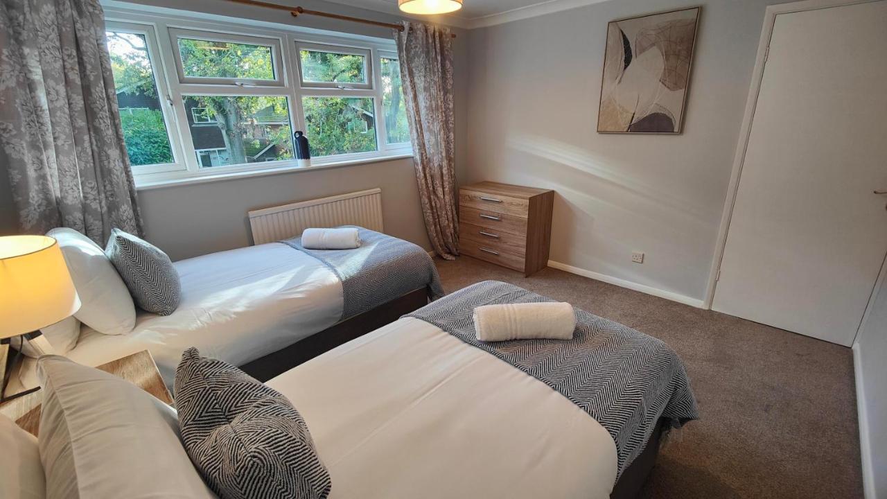 Piping 5 Bedroom House Winchester