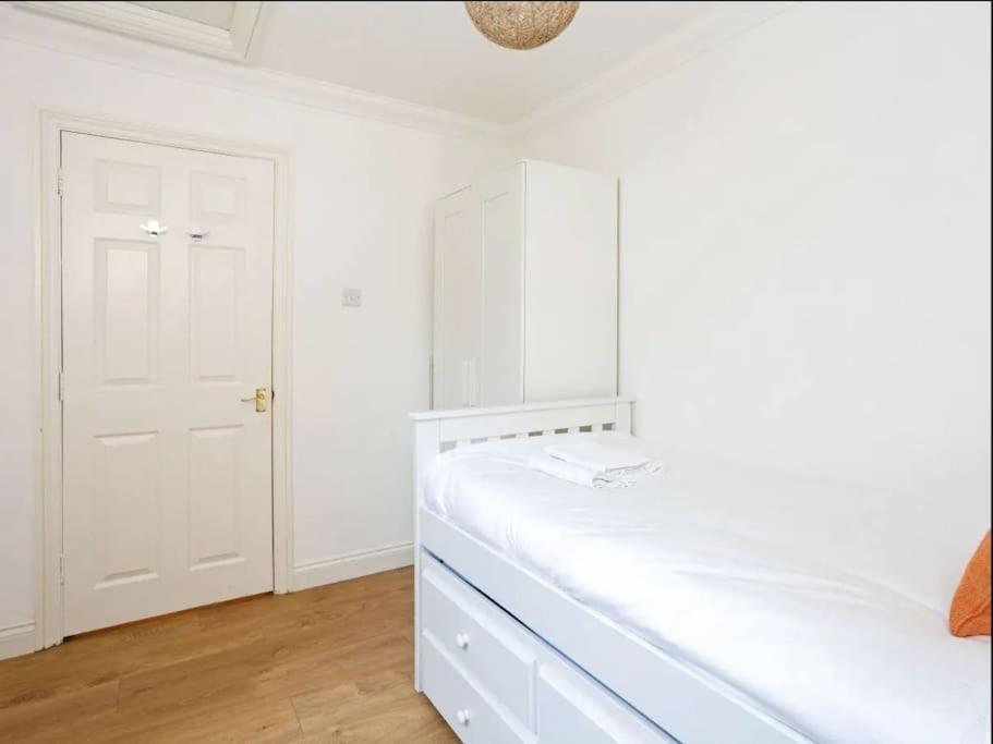 Nest Apartment *
