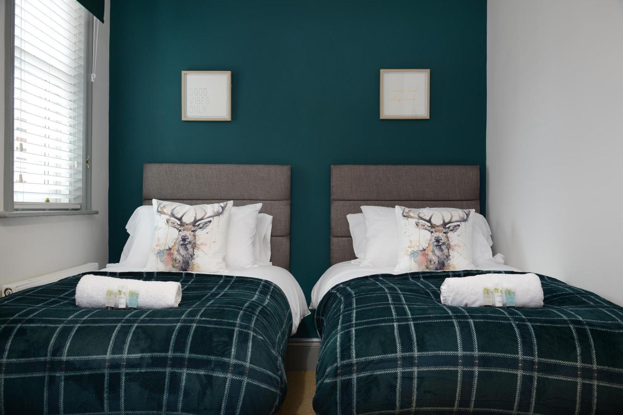 The Old Brewery Boardroom - Centre - Unique - Free Parking - Sleeps 6 - By Xplus Holiday home