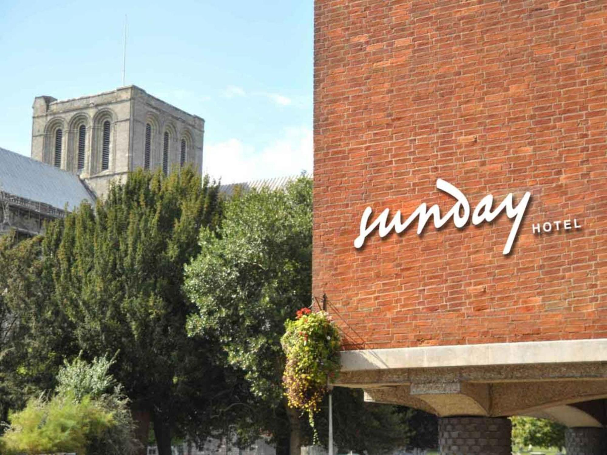 Sunday Wessex Cathedral X Mercure Hotel