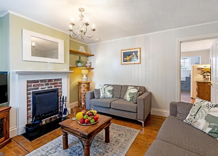 Westgate Cottage A Cosy City Centre Cottage With Private Rear Garden