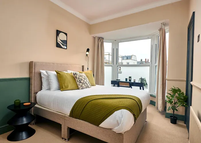 Settle In Winchester - Stylish Self Check-In Rooms