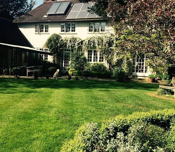 Little Mead Bed And Breakfast