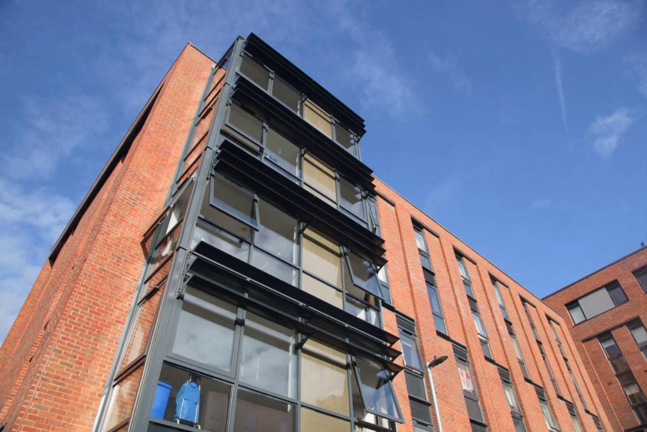 For Students Only Private Bedrooms With Shared Kitchen At Riverside Way In * Winchester