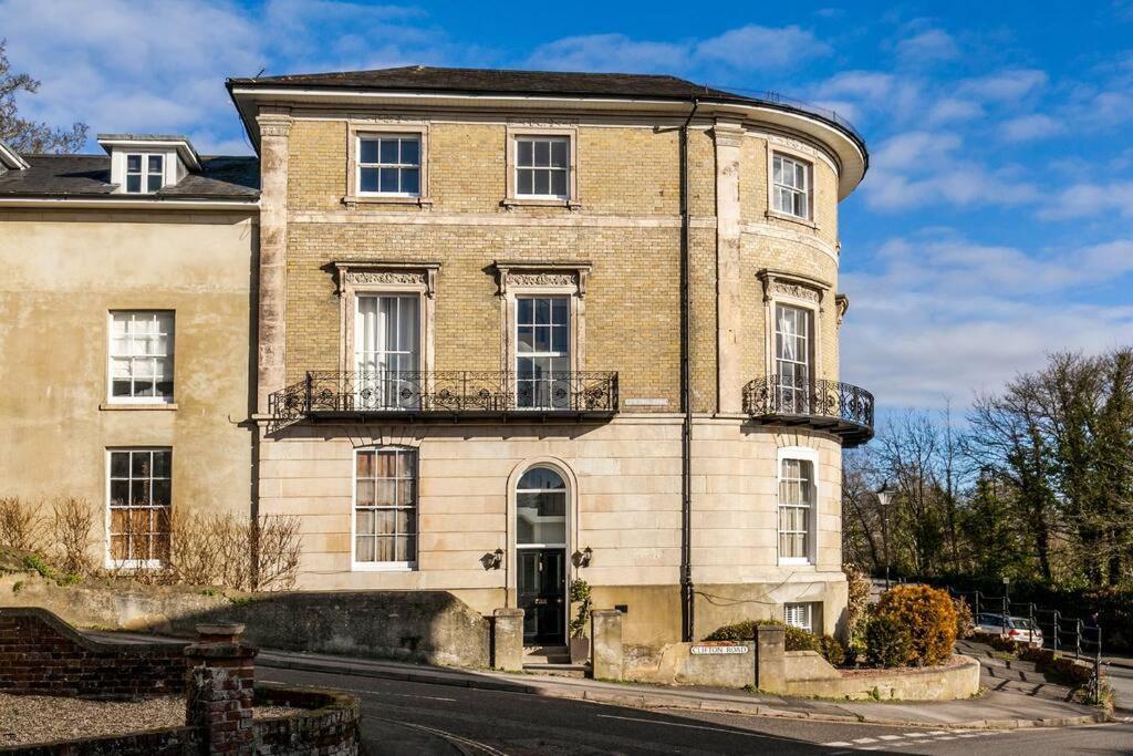 Luxury In The Centre Of *
