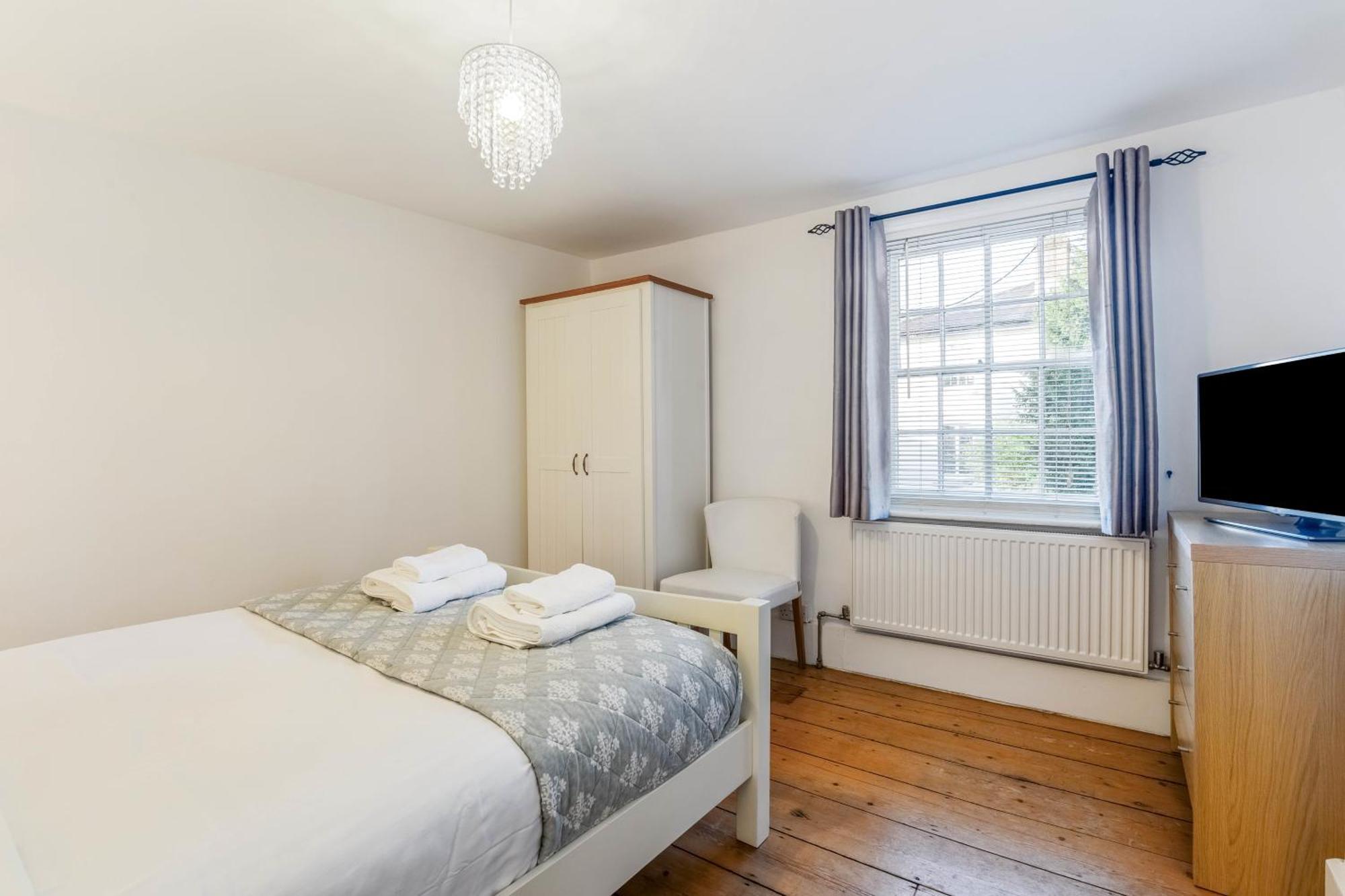 Westgate A Cosy Centre With Private Rear Garden Holiday home
