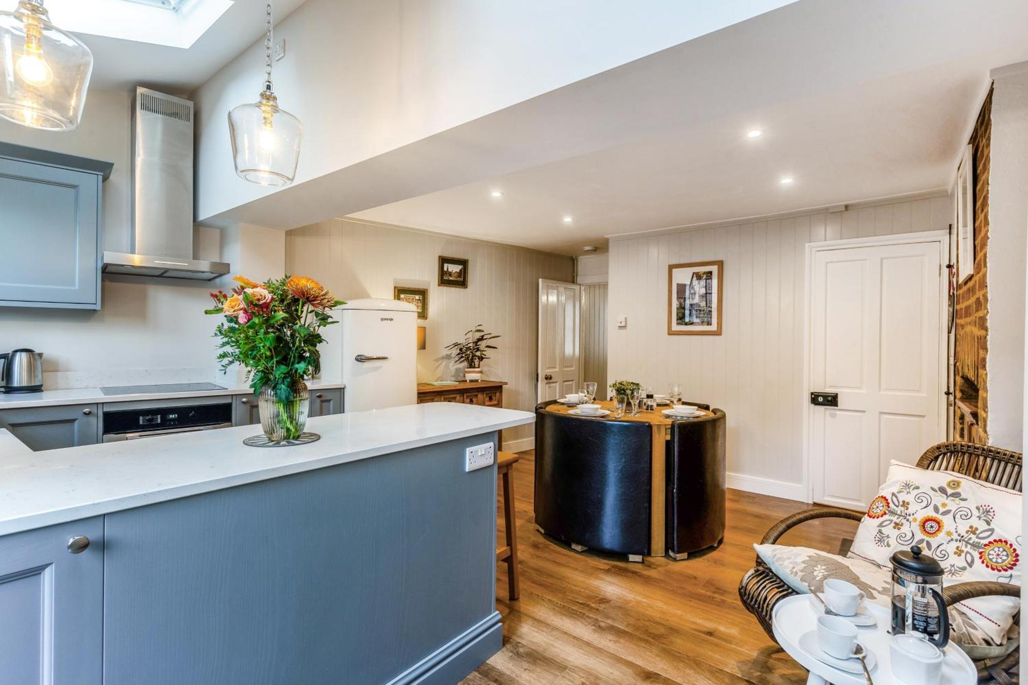 Westgate A Cosy Centre With Private Rear Garden Holiday home *