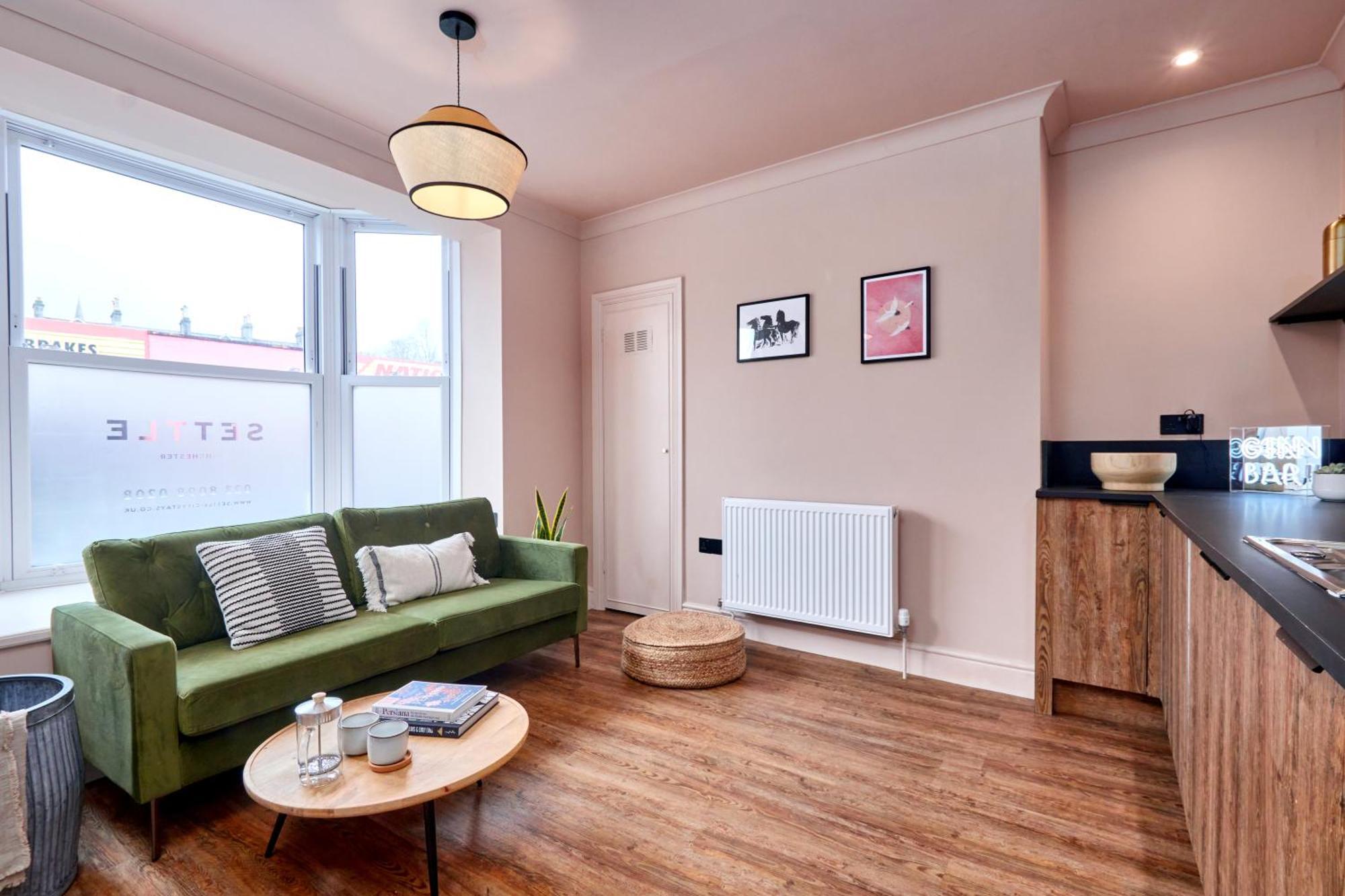 Settle In - Stylish Self Check-in Apartment *