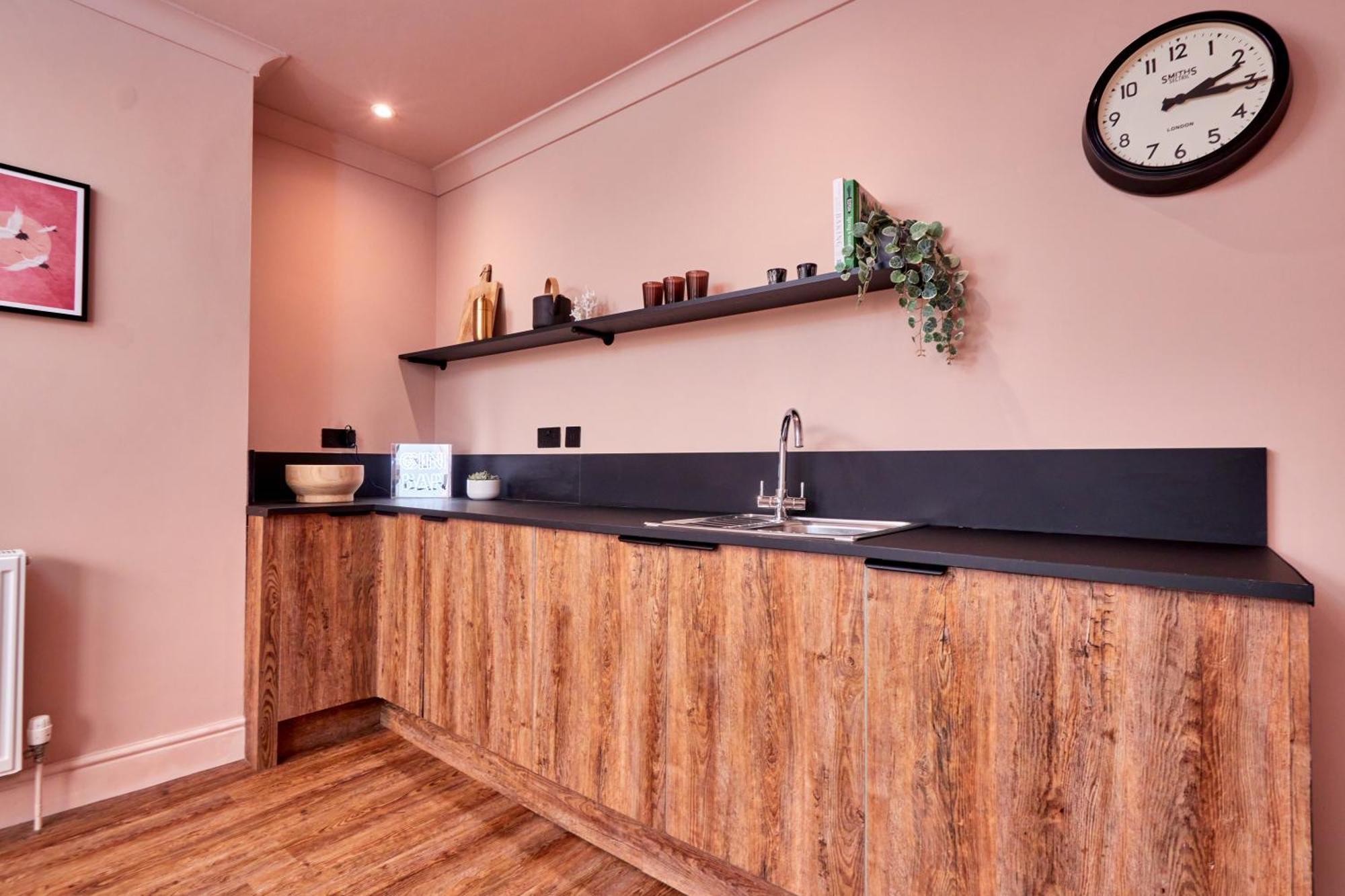 Apartment Settle In - Stylish Self Check-in