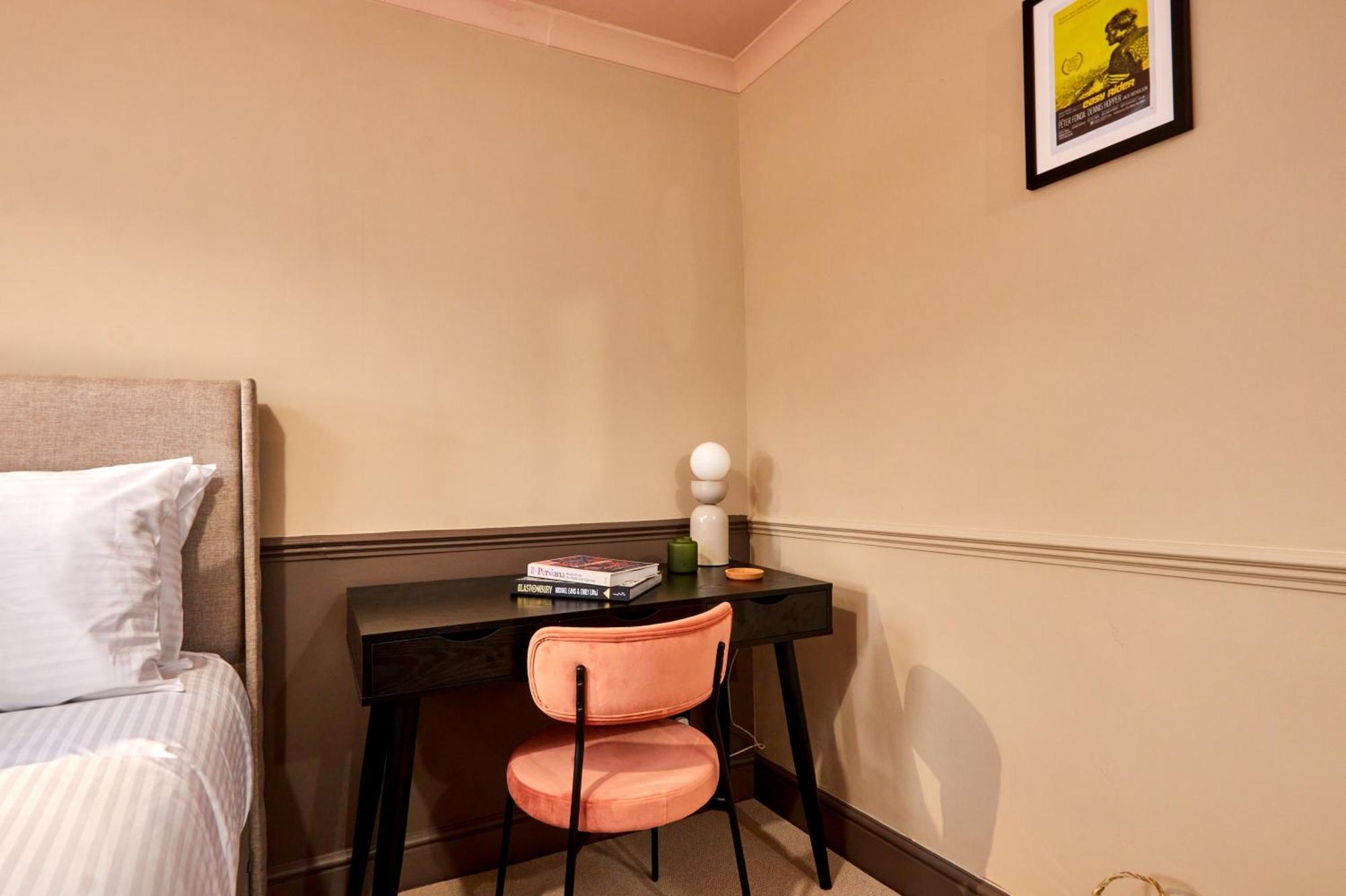 Settle In - Stylish Self Check-in Winchester
