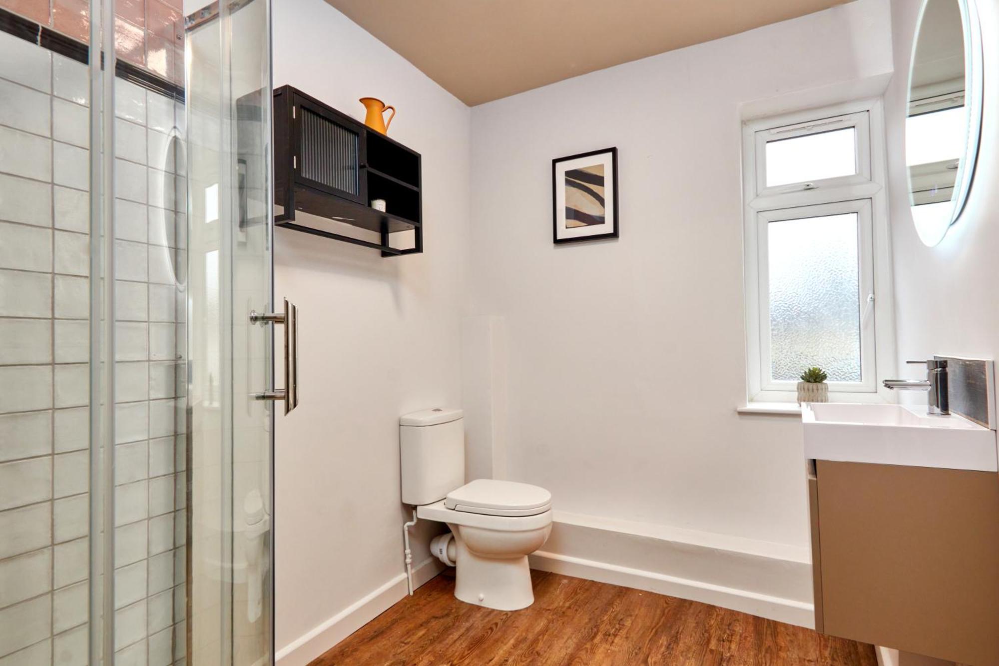 Settle In - Stylish Self Check-in * Winchester
