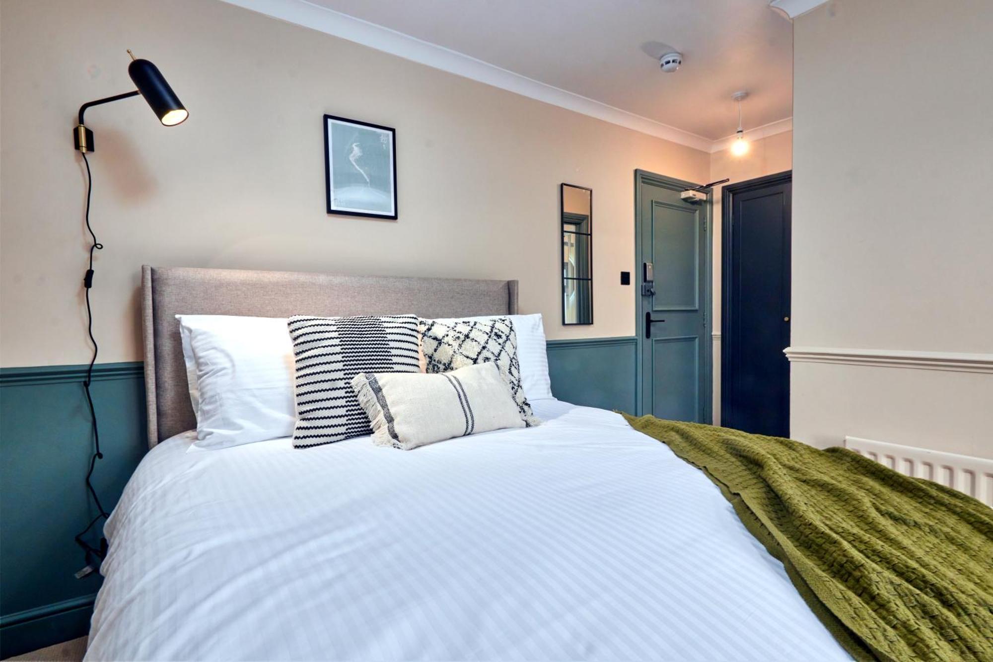 Settle In - Stylish Self Check-in Winchester