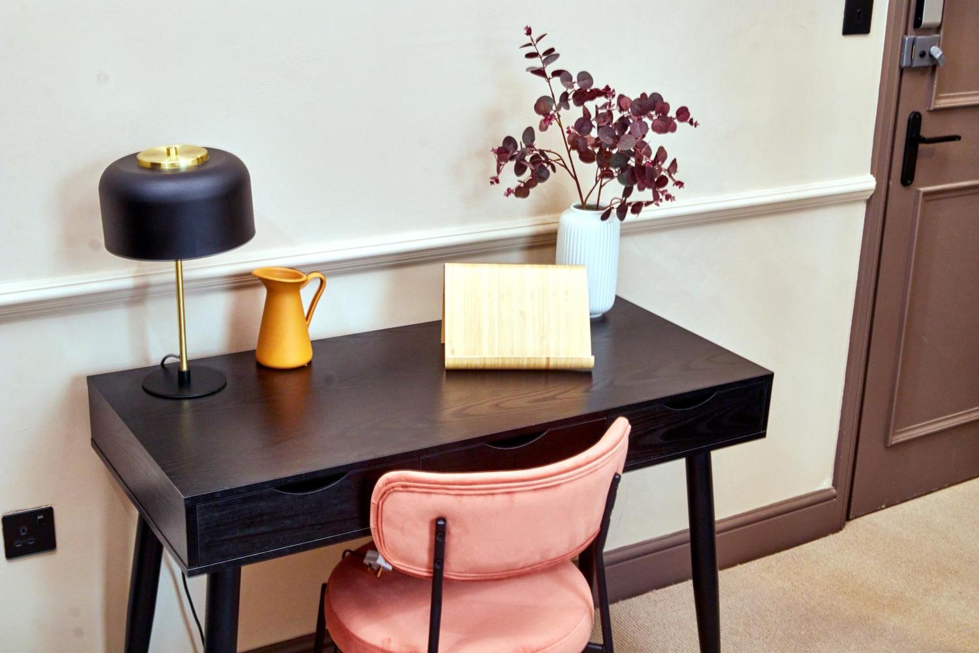Settle In - Stylish Self Check-in * Winchester