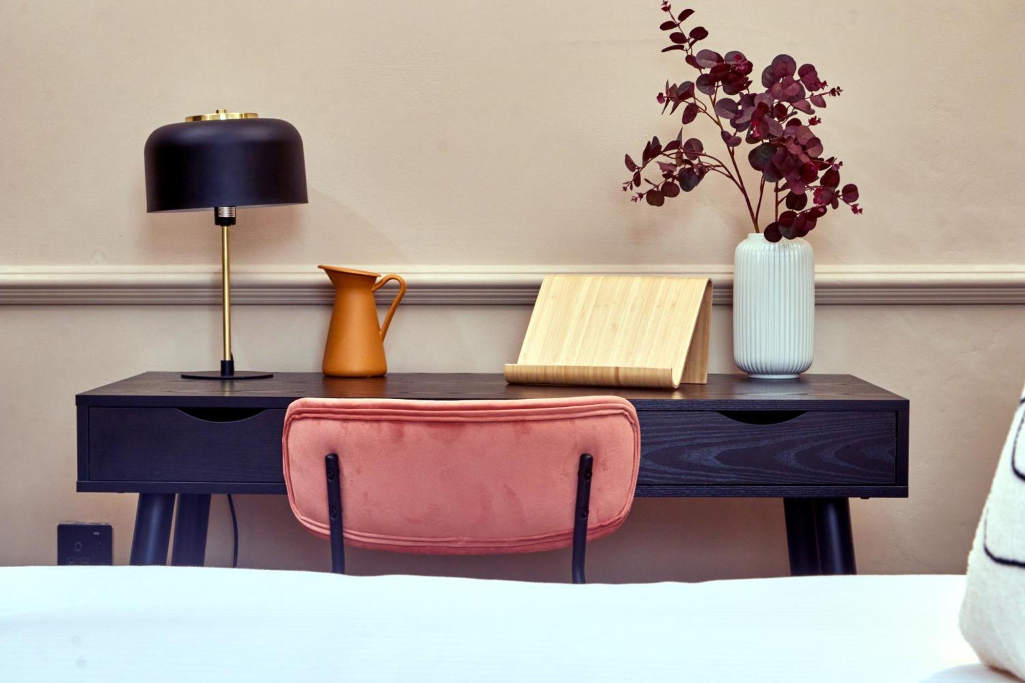 Apartment Settle In - Stylish Self Check-in
