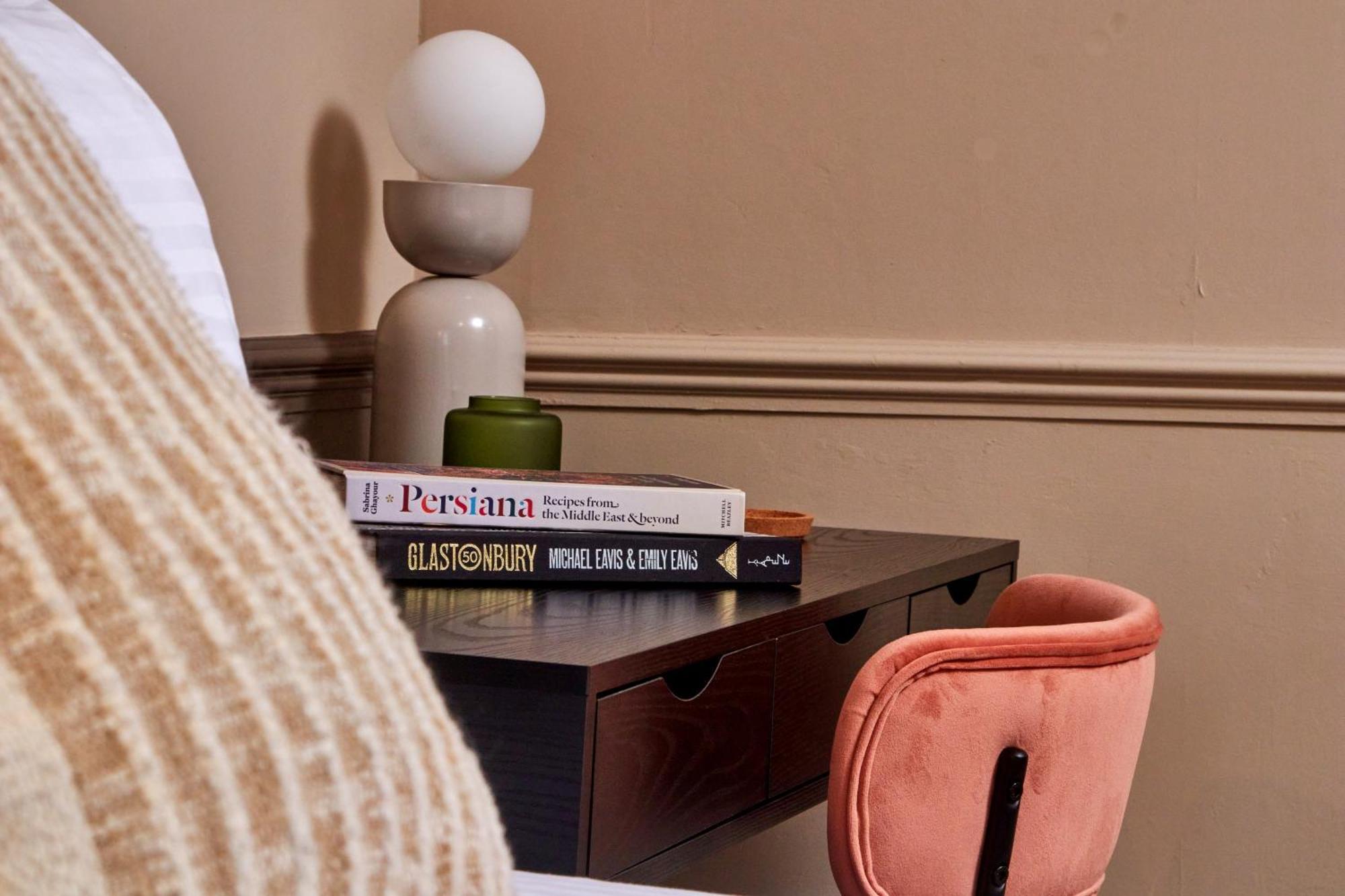 Settle In - Stylish Self Check-in