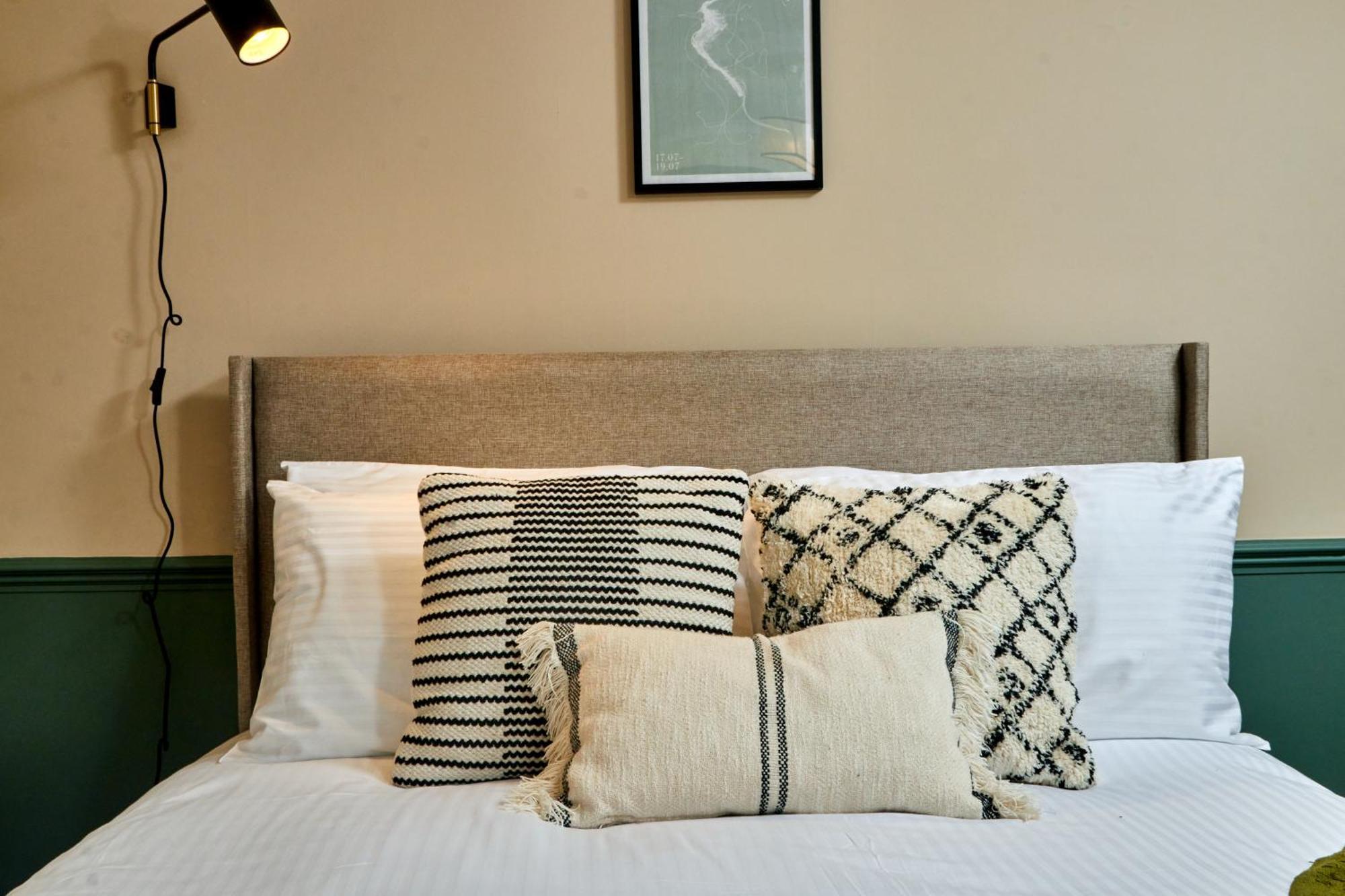 Settle In - Stylish Self Check-in Apartment Winchester
