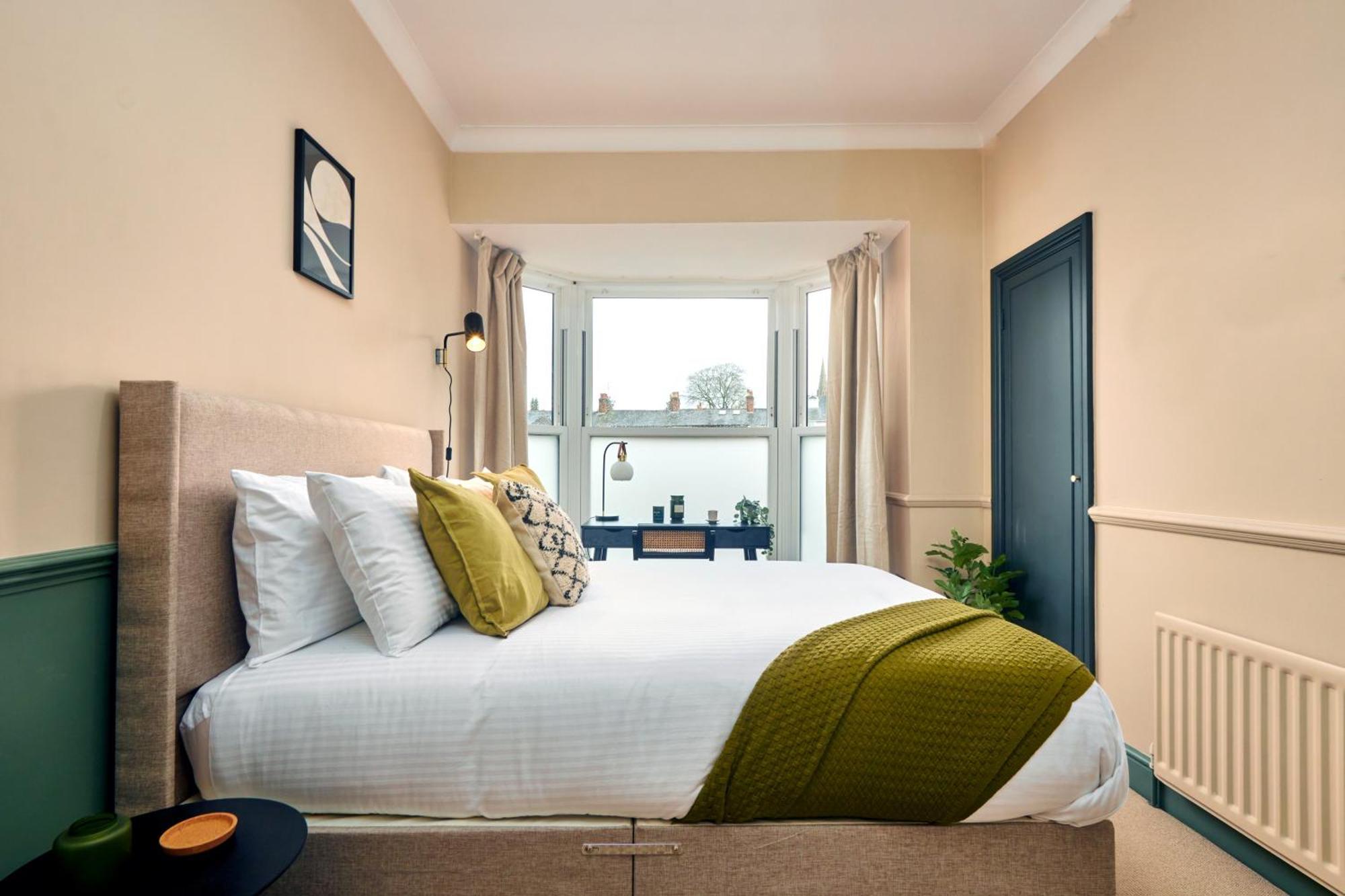 Settle In - Stylish Self Check-in *