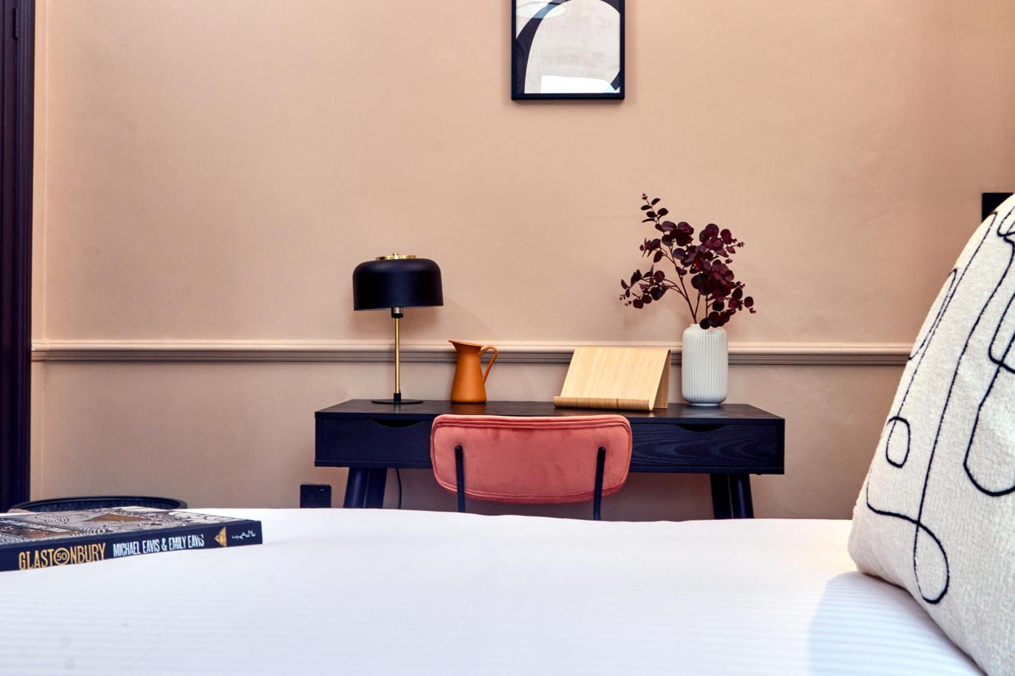 Apartment Settle In - Stylish Self Check-in *
