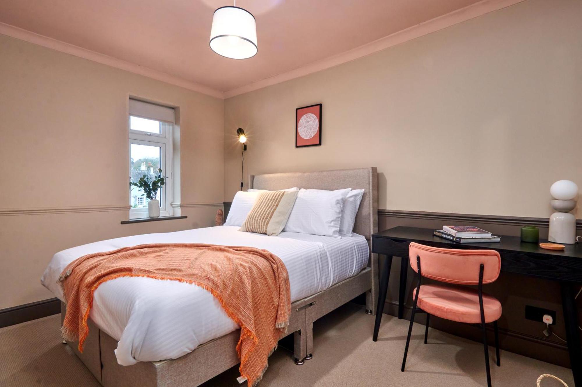 Settle In - Stylish Self Check-in * Winchester