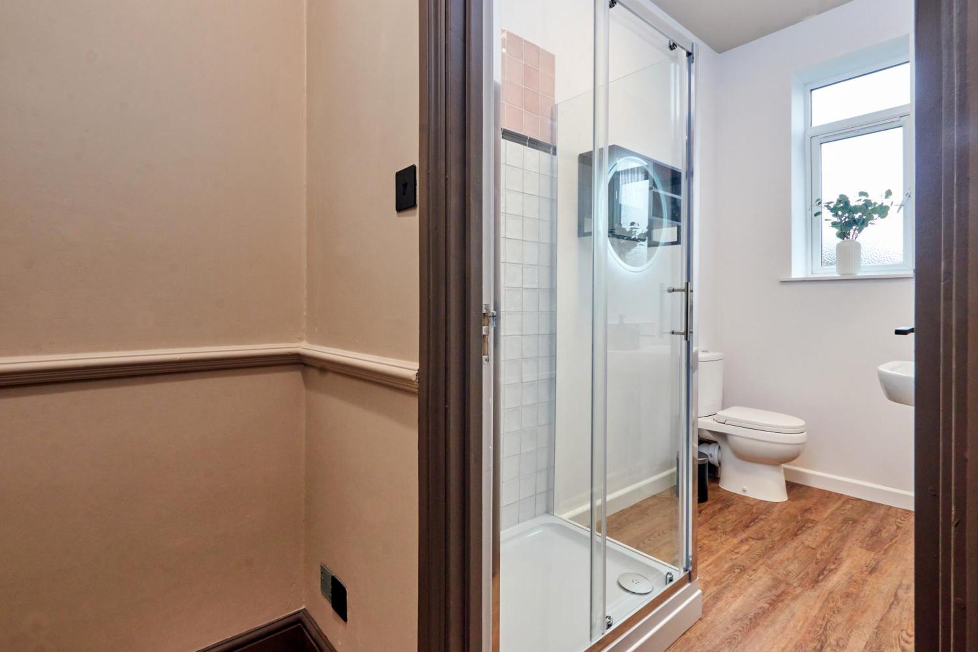 Apartment Settle In - Stylish Self Check-in *