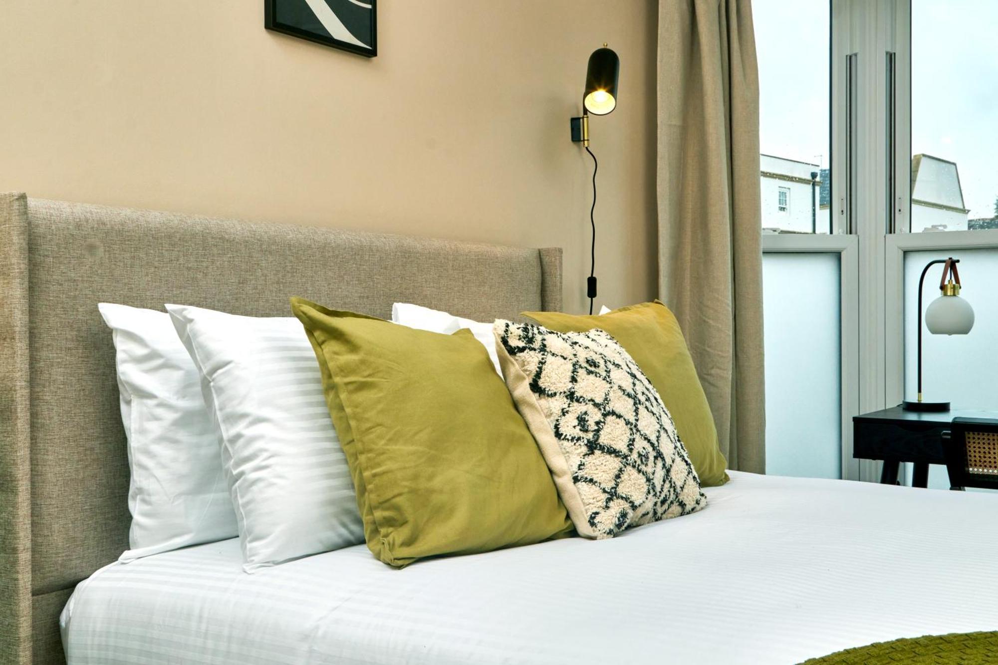 Settle In - Stylish Self Check-in Winchester