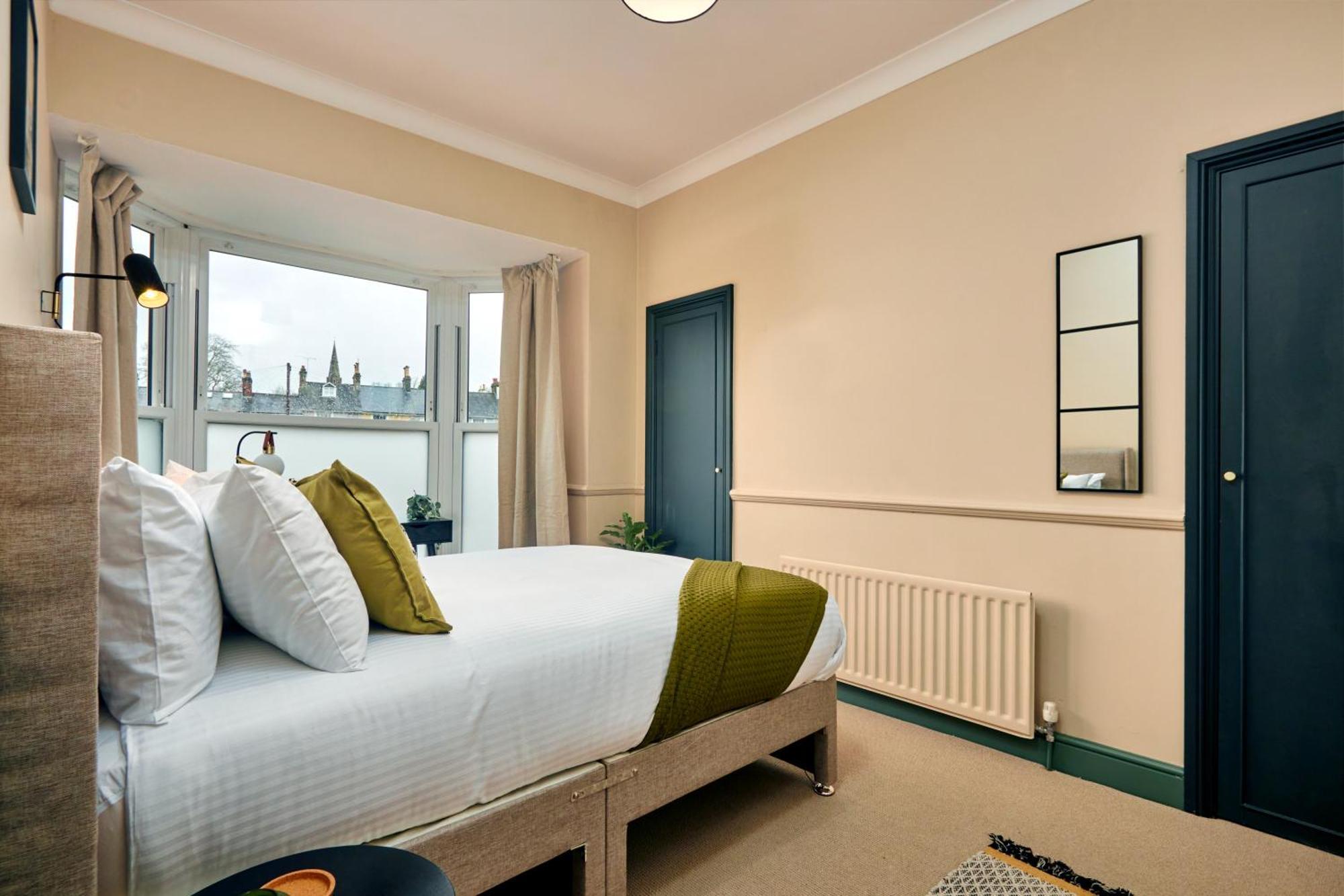 Settle In - Stylish Self Check-in Apartment *