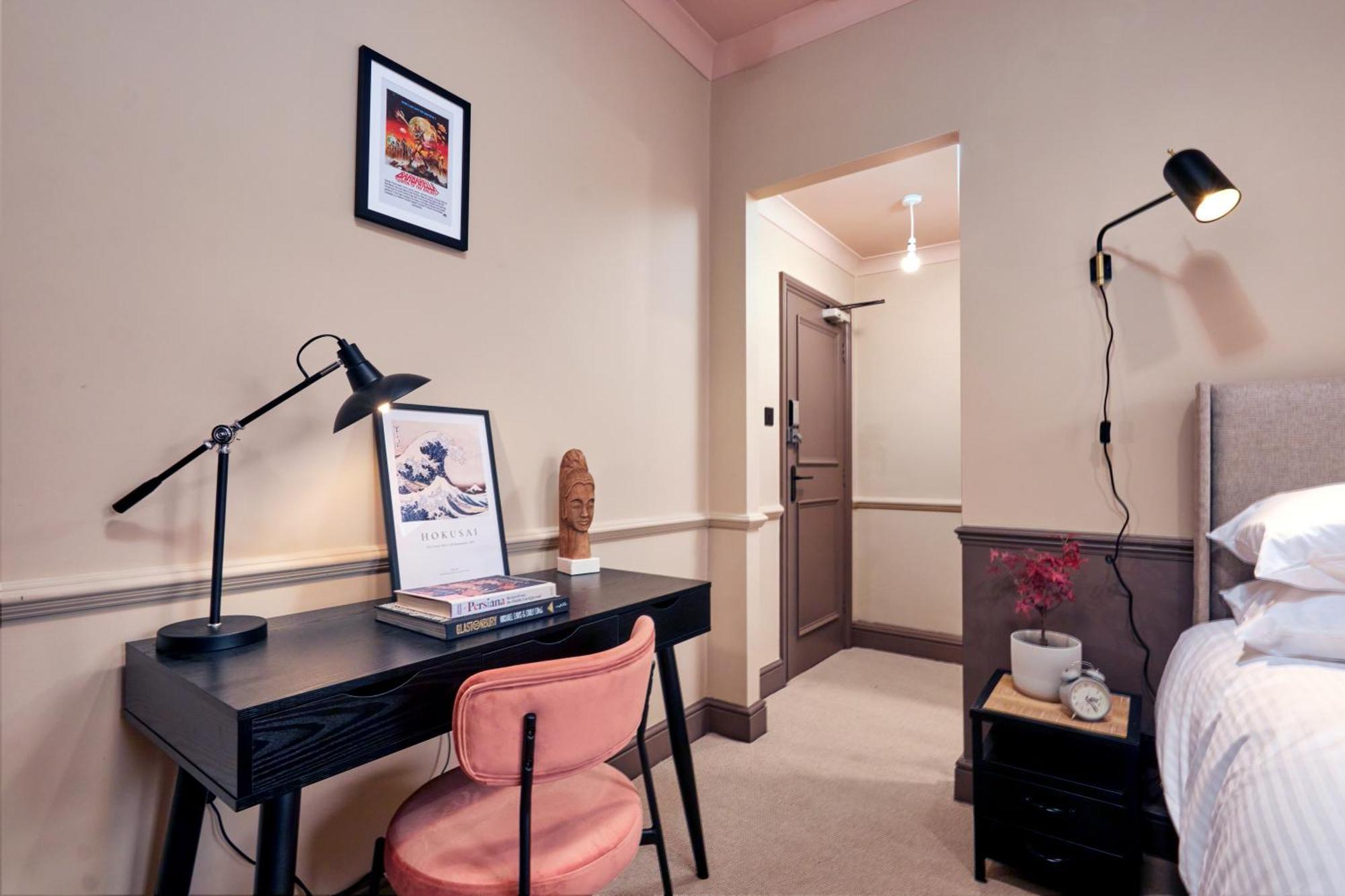 Settle In - Stylish Self Check-in
