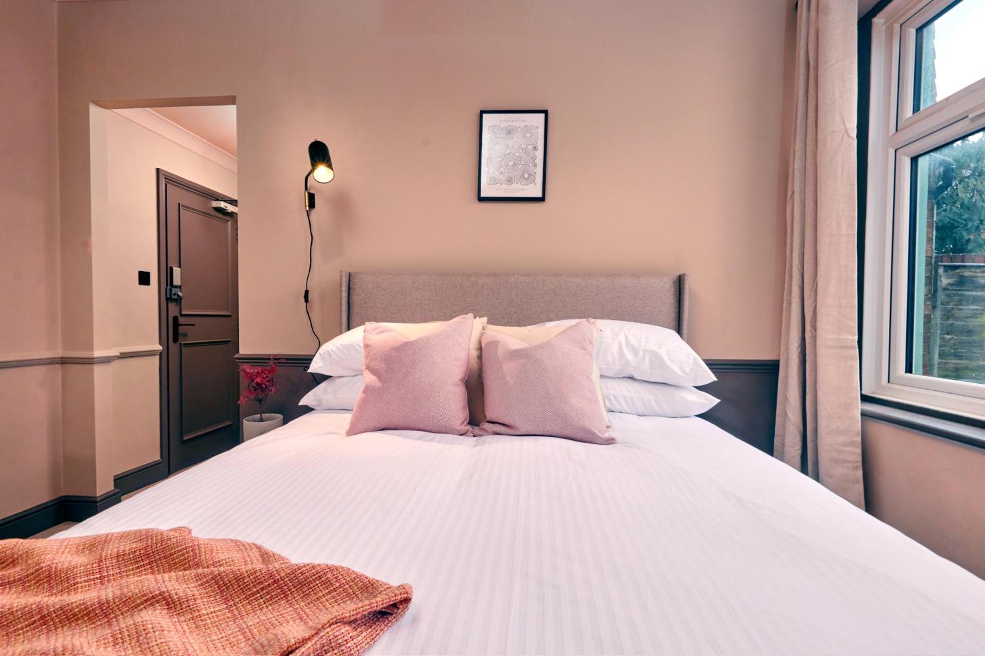 Settle In - Stylish Self Check-in *