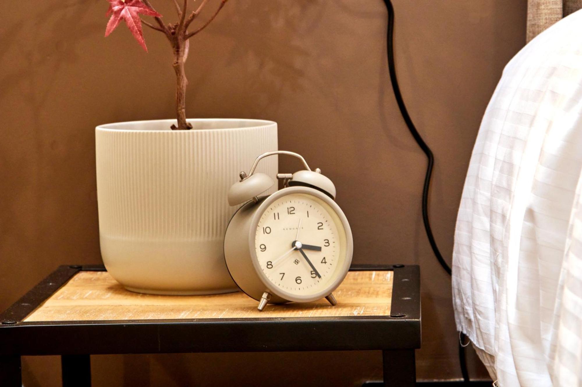 Settle In - Stylish Self Check-in Apartment *