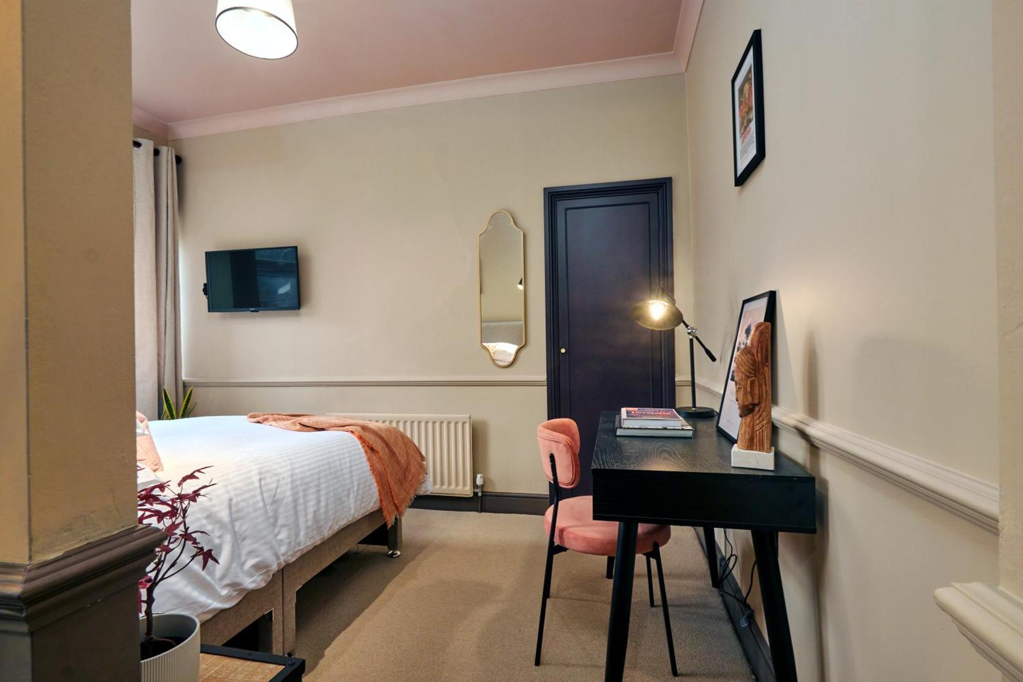 Settle In - Stylish Self Check-in Winchester