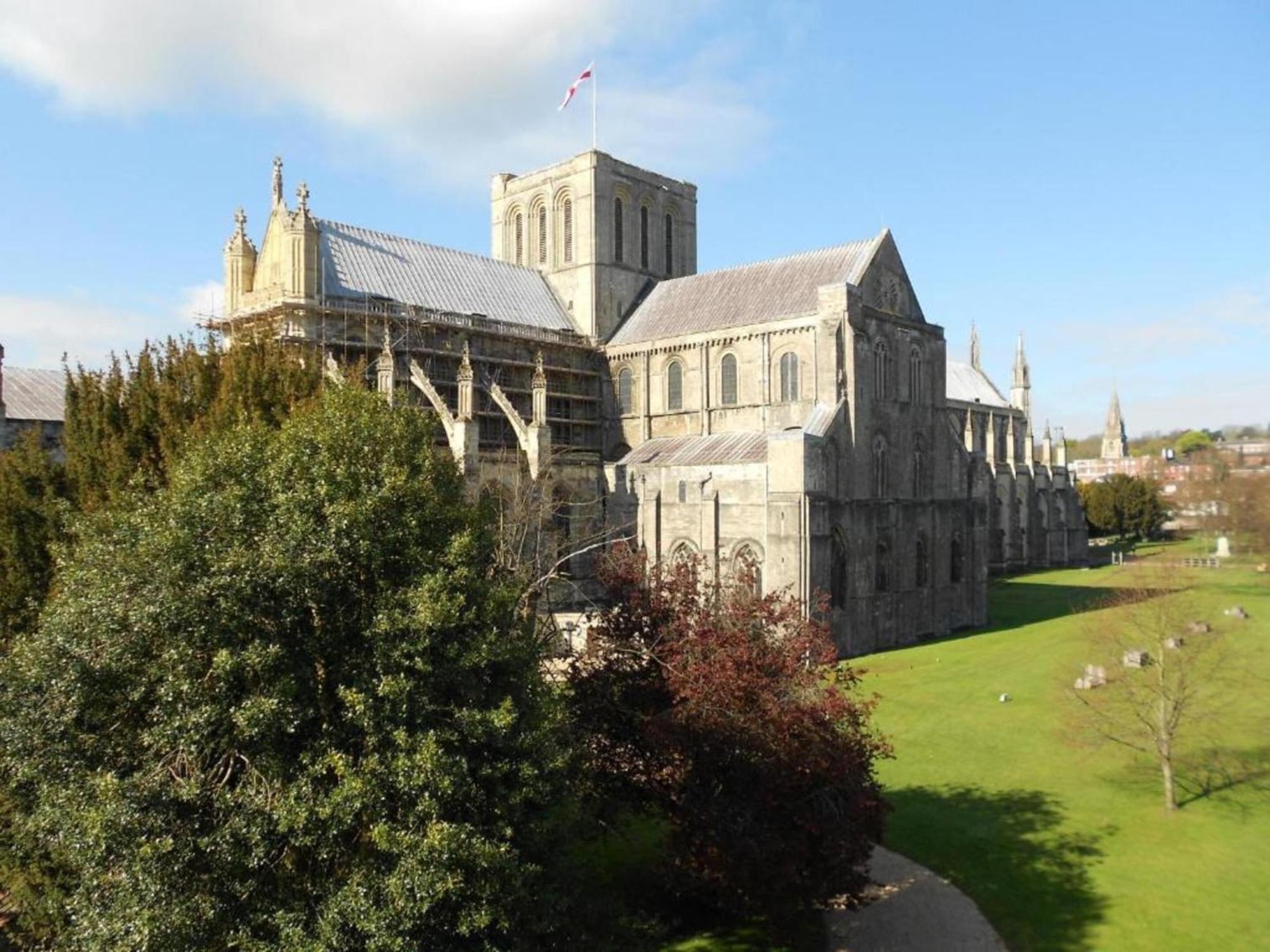 Sunday Wessex Cathedral X Mercure Hotel