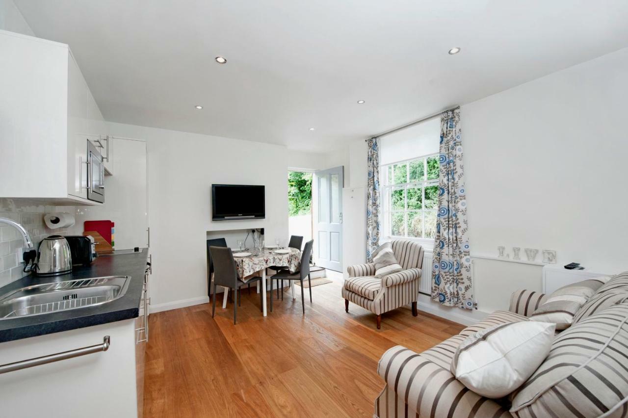 The Apartment, 24 West End Terrace, Apartment Winchester